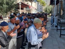 Mut'ta Hayatn kaybeden Filistinliler iin gyabi cenaze namaz klnd